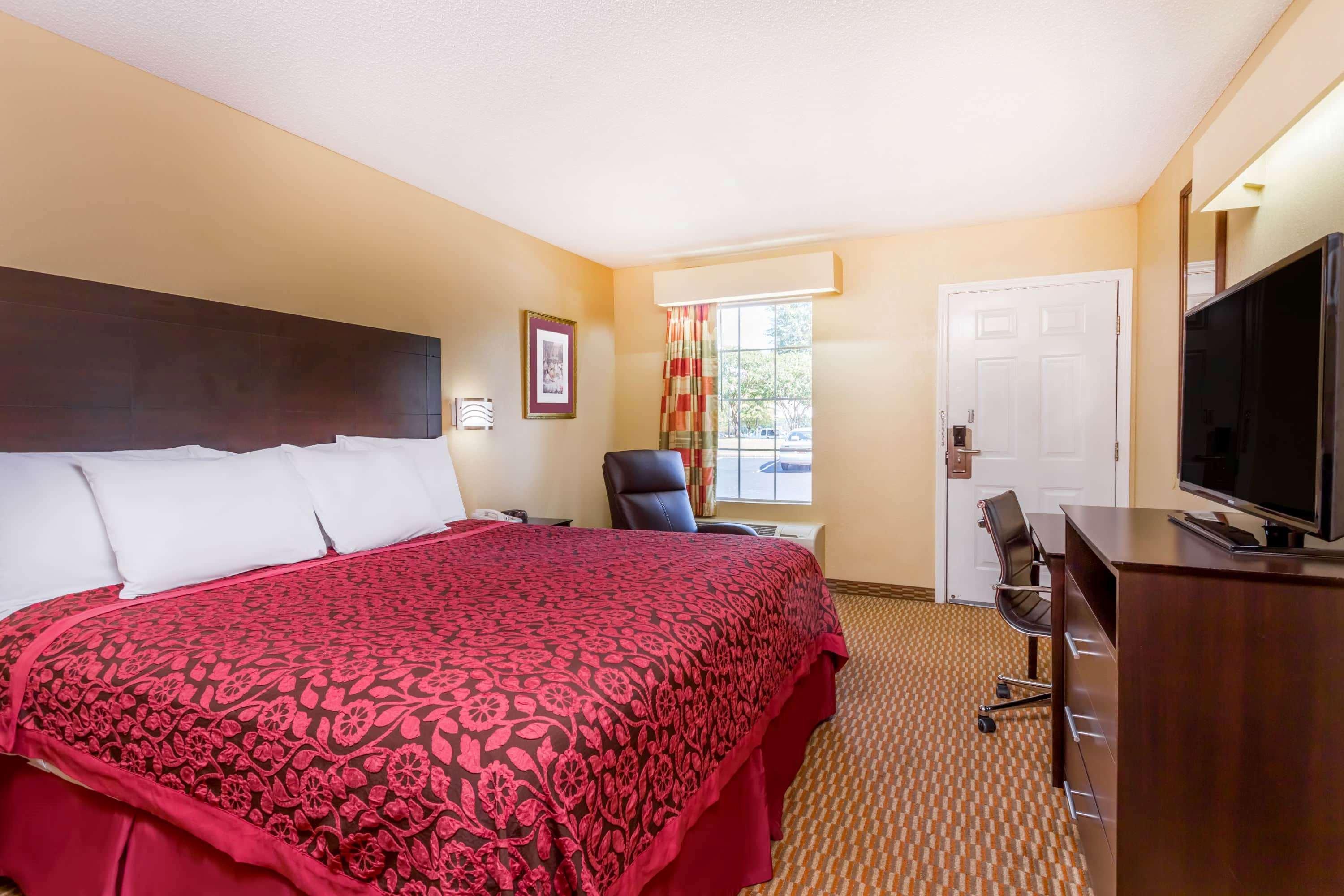 Days Inn By Wyndham Simpsonville Exterior foto